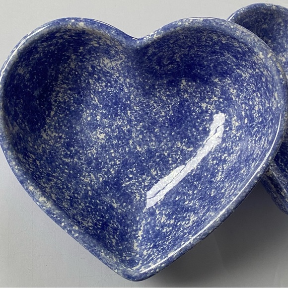Sponge ware Heart Shaped Bowls Set Of 2 Signed blue white EUC pottery hand made - Picture 10 of 16
